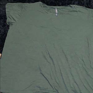 dark green t shirt